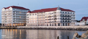 Premium Holiday Sunset Blvd Apartment for Two